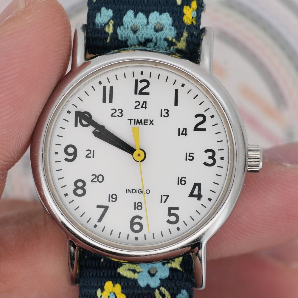Timex Weekender TW2U08600 Women's Watch 31mm Floral Nylon strap New Batt Cleaned - Picture 2 of 9